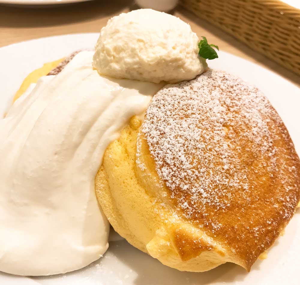ふわっふわのスフレパンケーキ 幸せのパンケーキ福岡天神店